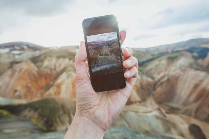 Capturing Iceland’s Vibrant Mountain Scenery in the Highlands